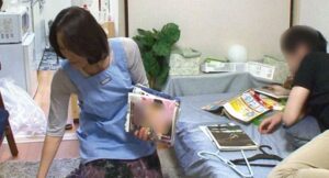 【おばさんレンタル】「お手伝いに…来ましたのよ…♡」エロデカ尻な素人熟女が若者の家で欲情されて体を許してしまい…