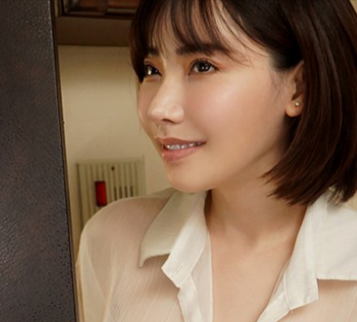 【巨乳な人妻】「旦那は長期不在で…」スレンダーエロ美乳な美人主婦が欲求不満で隣人を誘惑して不倫セックスしちゃう！