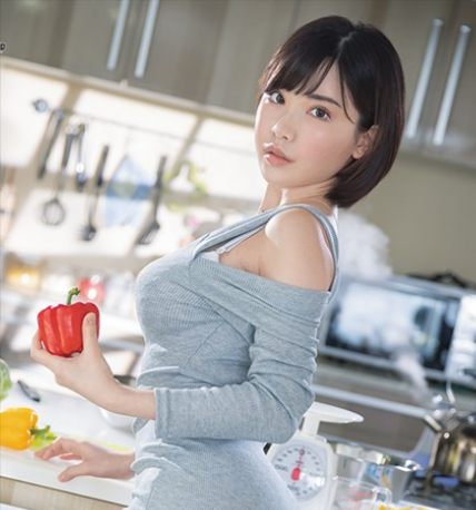 【人妻主婦】「頼まれたら、断れなくて…」スレンダーエロ美乳な美人主婦が隣人男に動画の手伝いを依頼されますが…