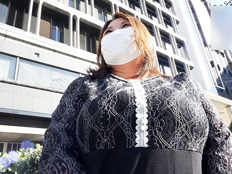 【本物人妻34歳】「私はポッチャリ系ですぅ！」エロ爆乳な素人おばさん主婦（Kカップ）が送るエロ動画！