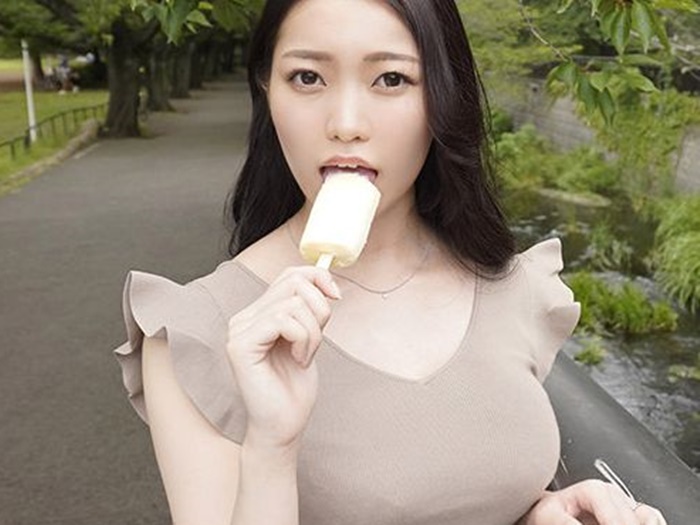【本物若妻22歳】「お母さん、若いわね、って言われるのが夢なんです…スレンダーエロ美乳な美人主婦の初めてのエロ動画！