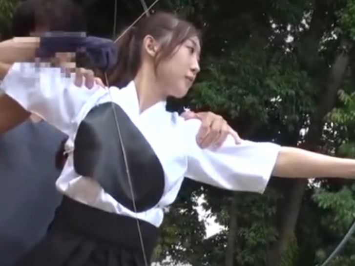 【弓道部JK】「道着が…脱げちゃう…！」スレンダーエロ美乳な美少女女子高生が指導者にセクハラ痴漢されてレイプされちゃう