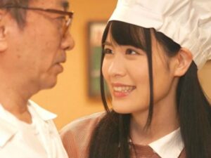 【看板娘レイプ】「食中毒なんて…もう破産だ…！」レストランで働くエロ美乳な美少女が新人中年バイト男に犯される！