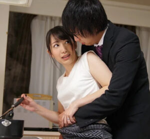 【人妻NTR】「今日は同窓会で遅くなるわ…」スレンダーエロ美乳な美人主婦が昔の男と会いに行くと言い出しますが…