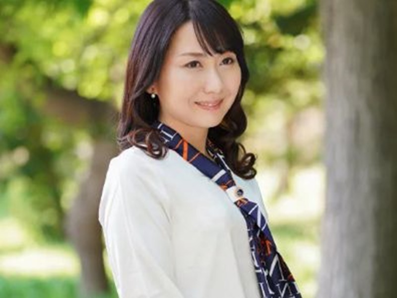 【本物人妻43歳】「イケないってわかってるんですケド…」性欲お盛んなおばさん主婦が欲求不満からアダルトビデオ初出演！
