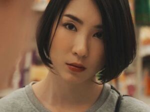【人妻熟女】「あなたも寂しいのね…」スレンダーエロ美乳なおばさん主婦がコンビニ前でたむろする若者を誘惑し不倫しちゃう