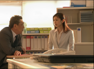 【部下の嫁】「私…このオジサン嫌いなのよね…」スレンダーエロ美乳な美人主婦が夫の上役を誘惑してしまい言い寄られますが…